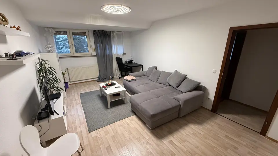 4 Zimmer Wohnung mit 94 m² in Wiesbaden – Bild 2
