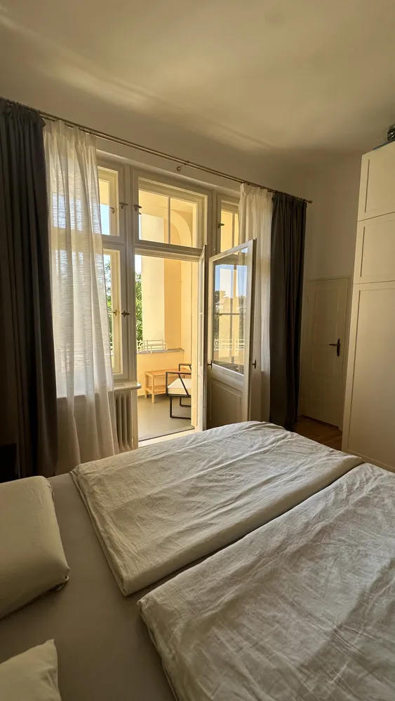 2 room apartment with 115 m² in Berlin – Photo 4
