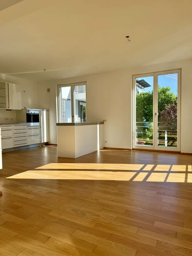 5 Zimmer Wohnung mit 195 m² in München – Bild 2