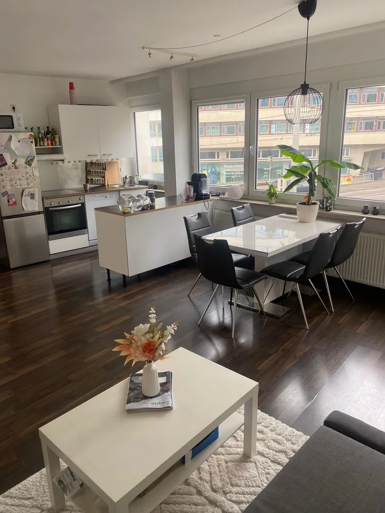 4 Zimmer Wohnung mit 110 m² in Stuttgart – Bild 1