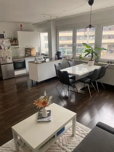 4 Zimmer Wohnung mit 110 m² in Stuttgart – Bild 1