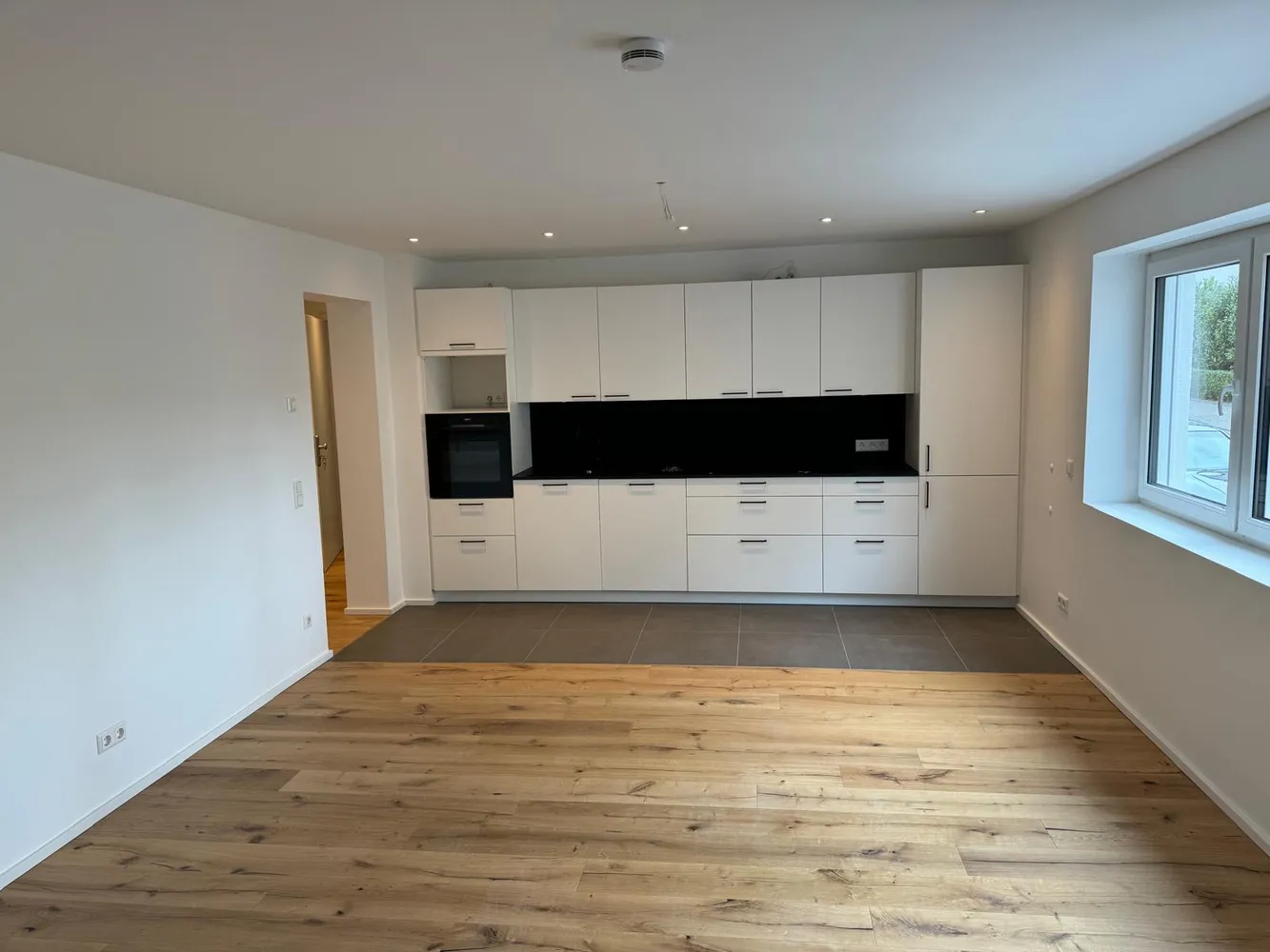 4 Zimmer Wohnung mit 85 m² in Wiesbaden – Bild 2