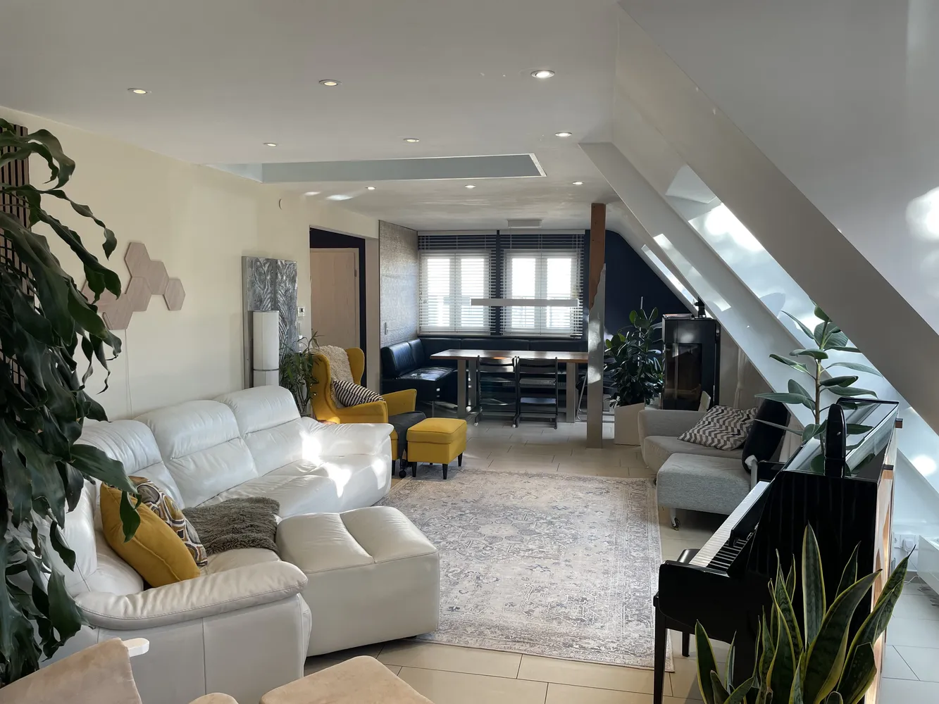 5 Zimmer Wohnung mit 112 m² in Stuttgart – Bild 2