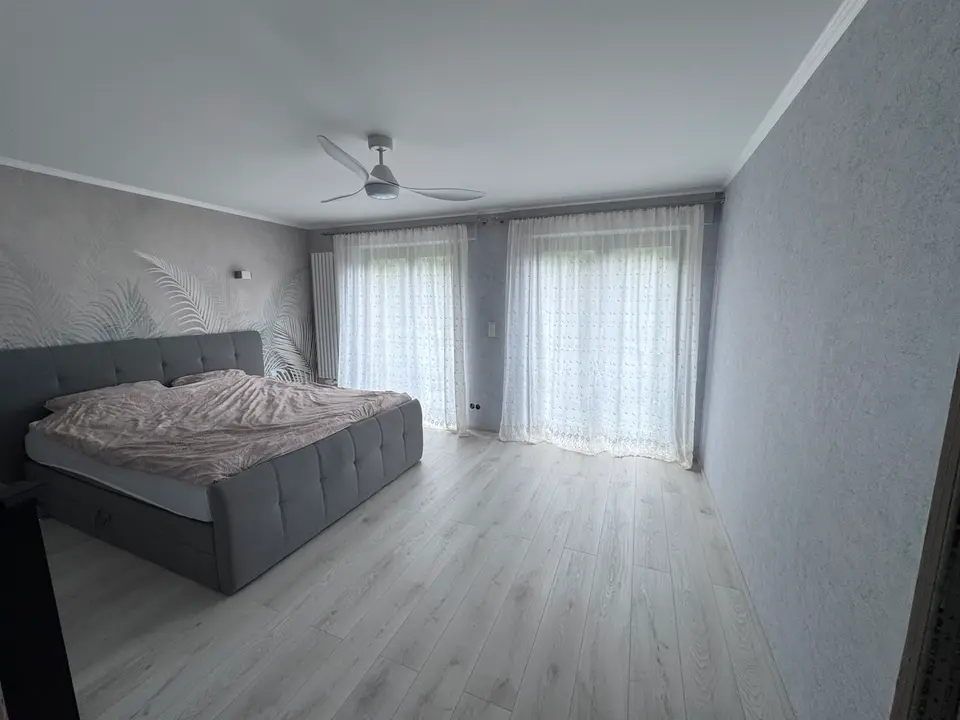 4 Zimmer Wohnung mit 120 m² in Oberhausen – Bild 1