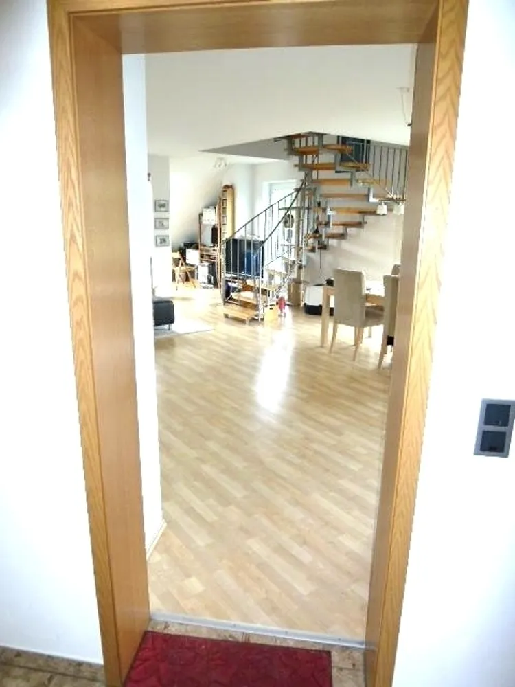 5 Zimmer Wohnung mit 135 m² in Wiesbaden – Bild 2