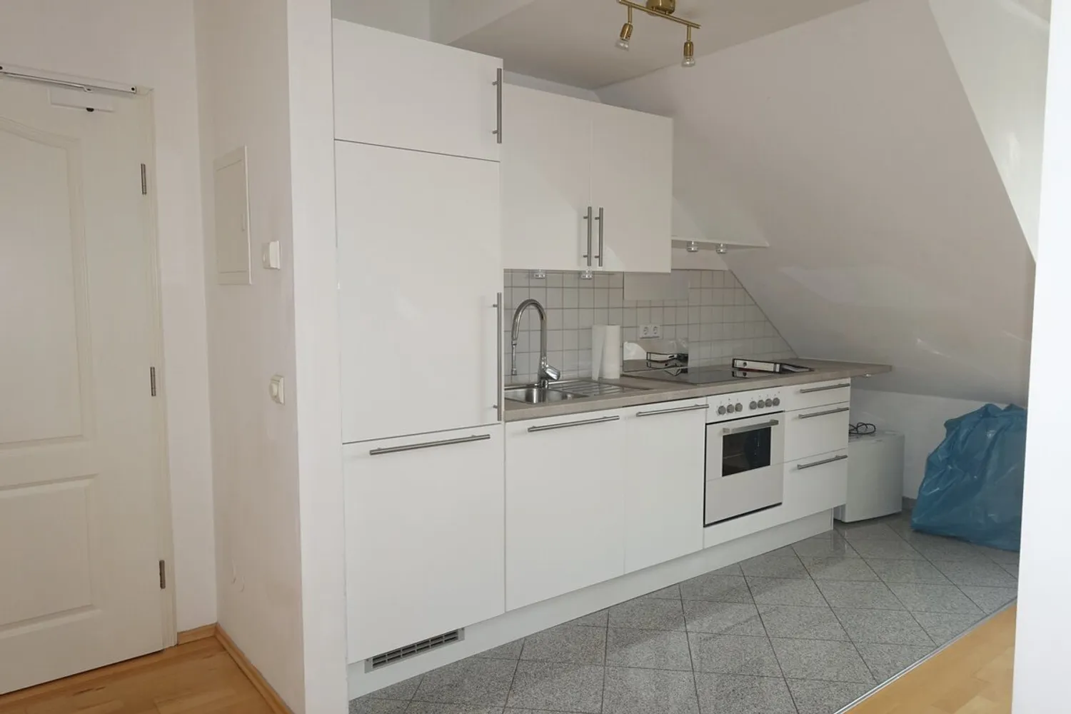 2 room apartment with 65 m² in Munich – Photo 2