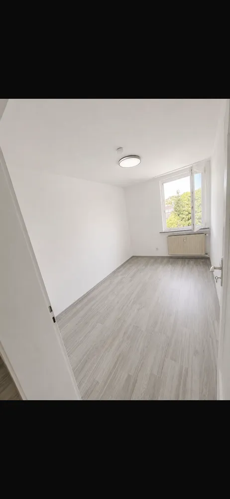 4 Zimmer Wohnung mit 80 m² in Duisburg – Bild 1