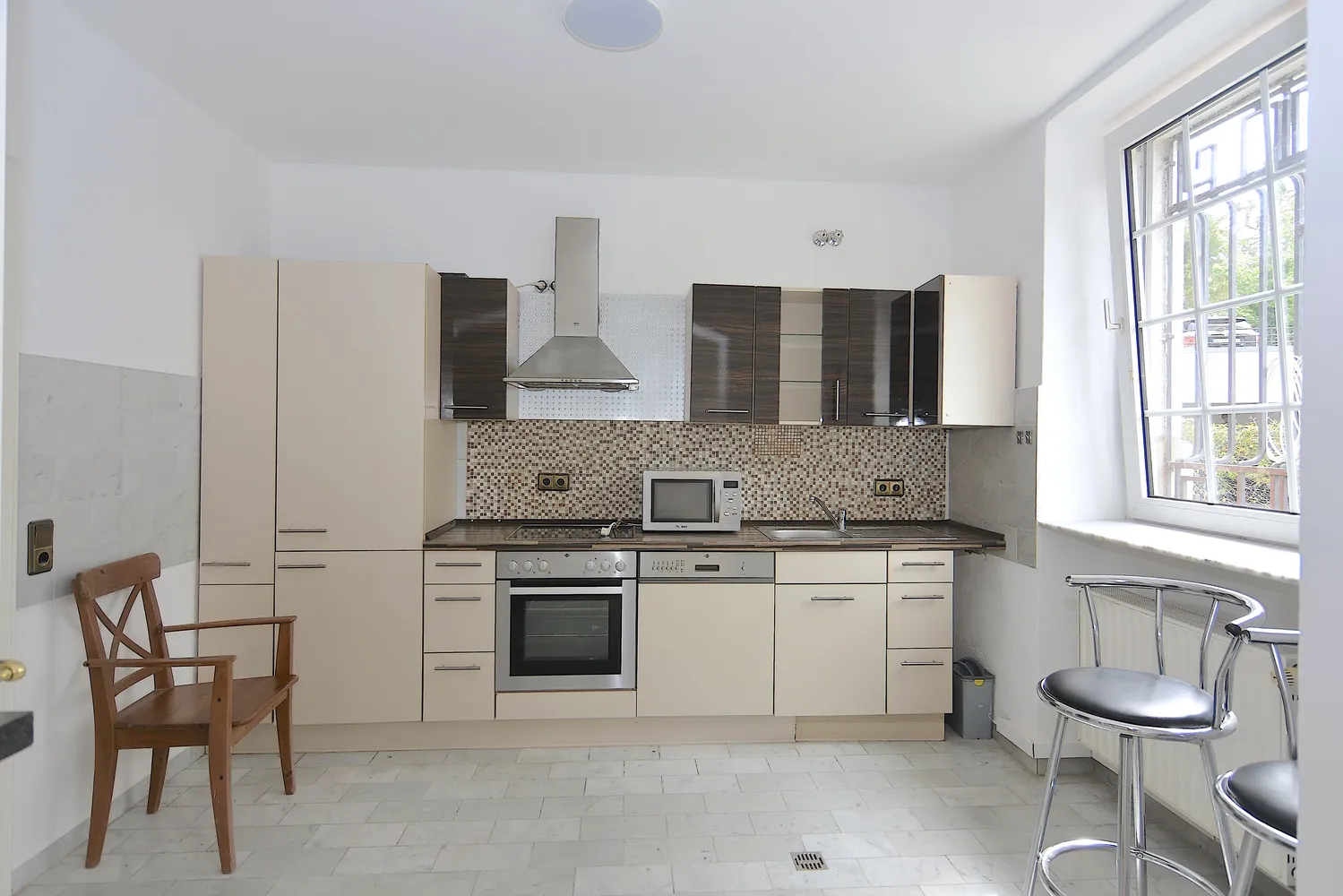 3 Zimmer Wohnung mit 85 m² in Wiesbaden – Bild 3