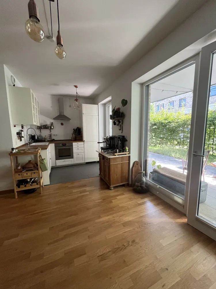 2 Zimmer Wohnung mit 67 m² in Hamburg – Bild 2