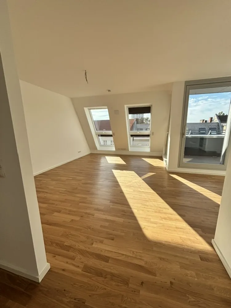 2 Zimmer Wohnung mit 76 m² in Berlin – Bild 2