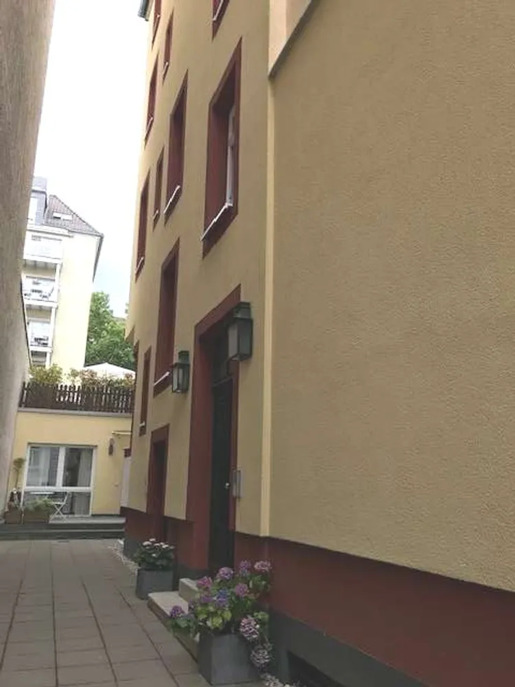 2 room apartment with 80 m² in Frankfurt am Main – Photo 4