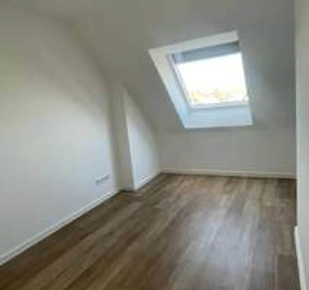 4 Zimmer Wohnung mit 135 m² in Hürth – Bild 3