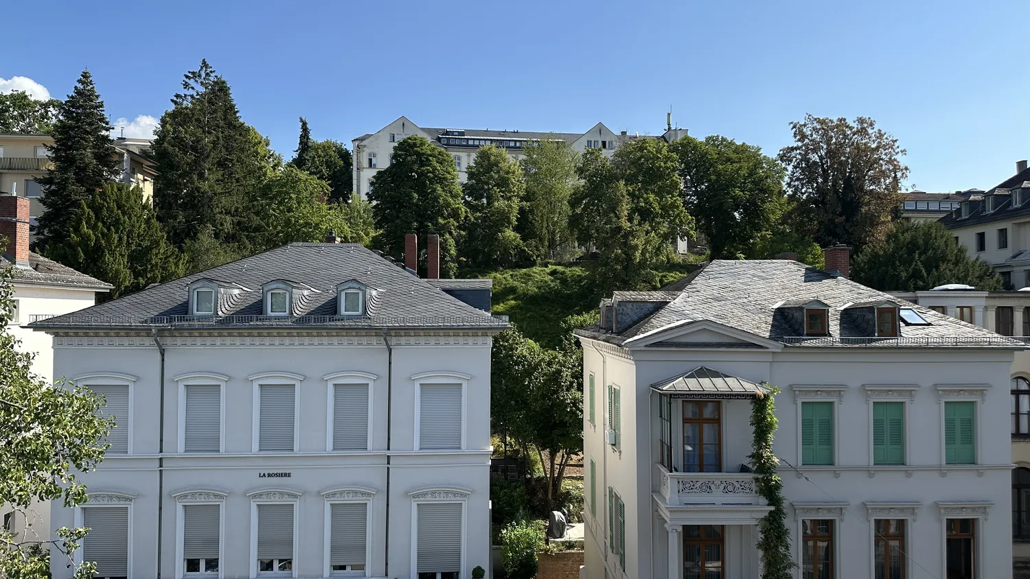 4 Zimmer Wohnung mit 150 m² in Wiesbaden – Bild 2