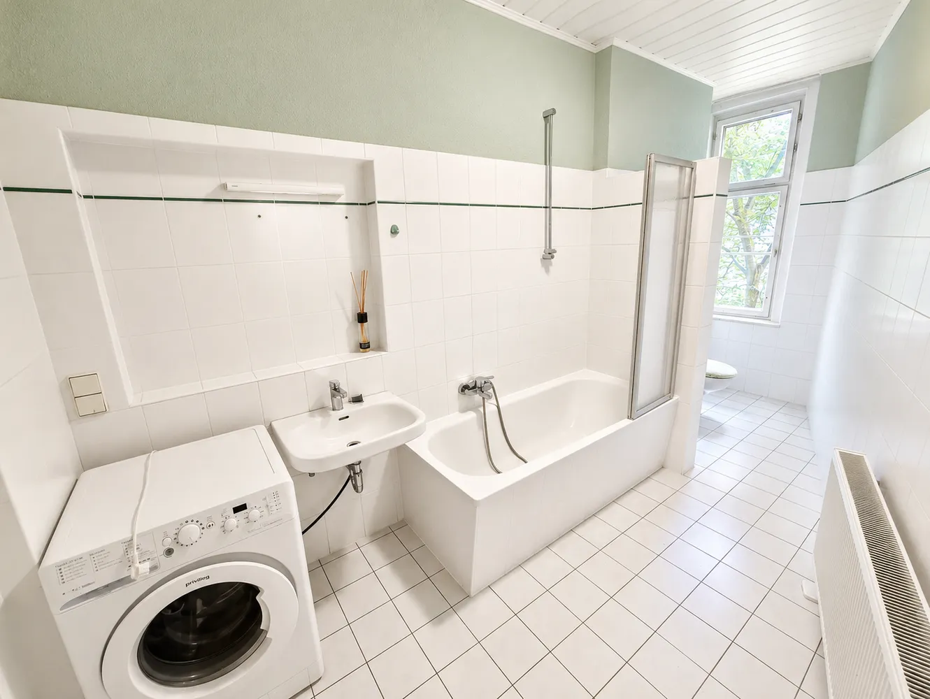 6 Zimmer Wohnung mit 167 m² in Weimar – Bild 2