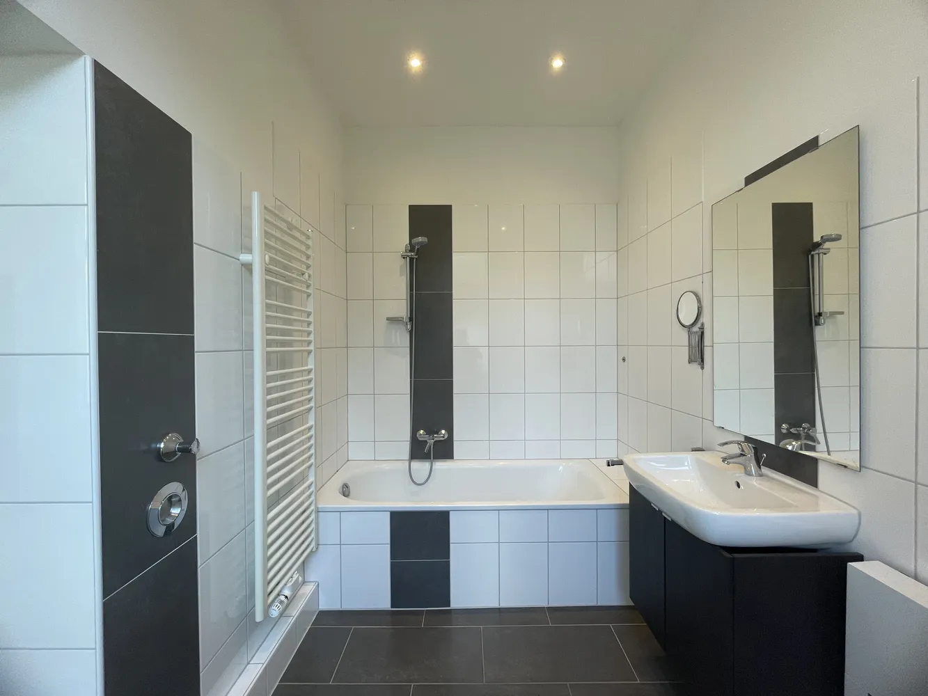 3 Zimmer Wohnung mit 85 m² in Düsseldorf – Bild 1