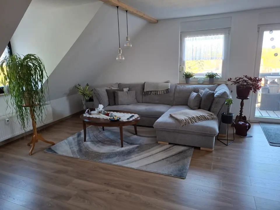 3 Zimmer Wohnung mit 90 m² in Bitterfeld-Wolfen – Bild 1
