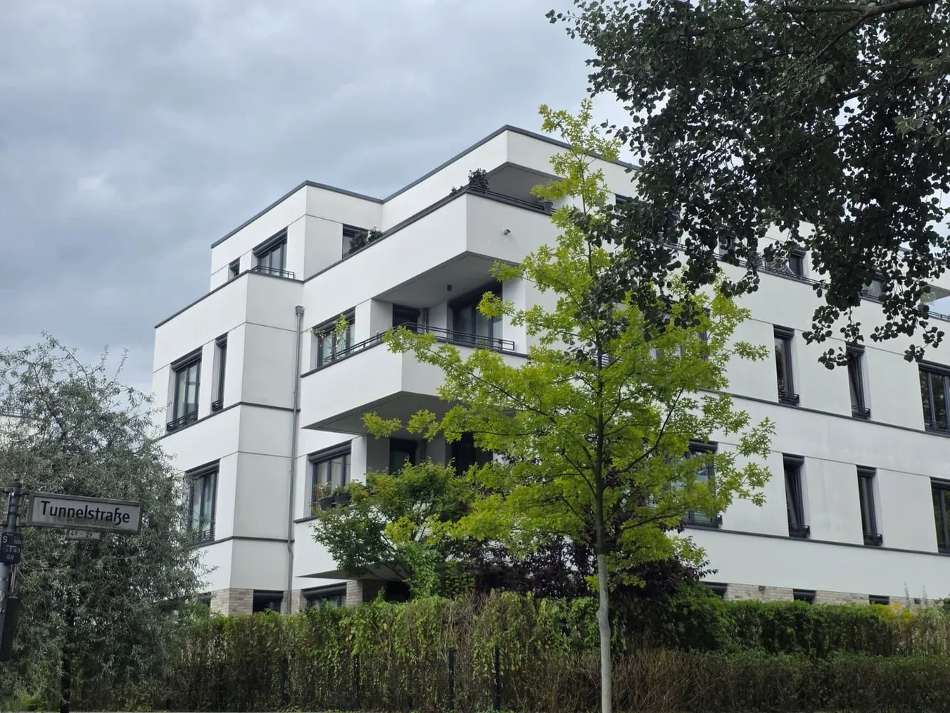 4 Zimmer Wohnung mit 155 m² in Berlin – Bild 1