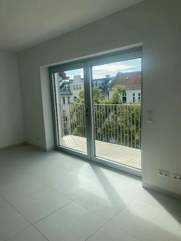 2 Zimmer Wohnung mit 81 m² in Berlin – Bild 1