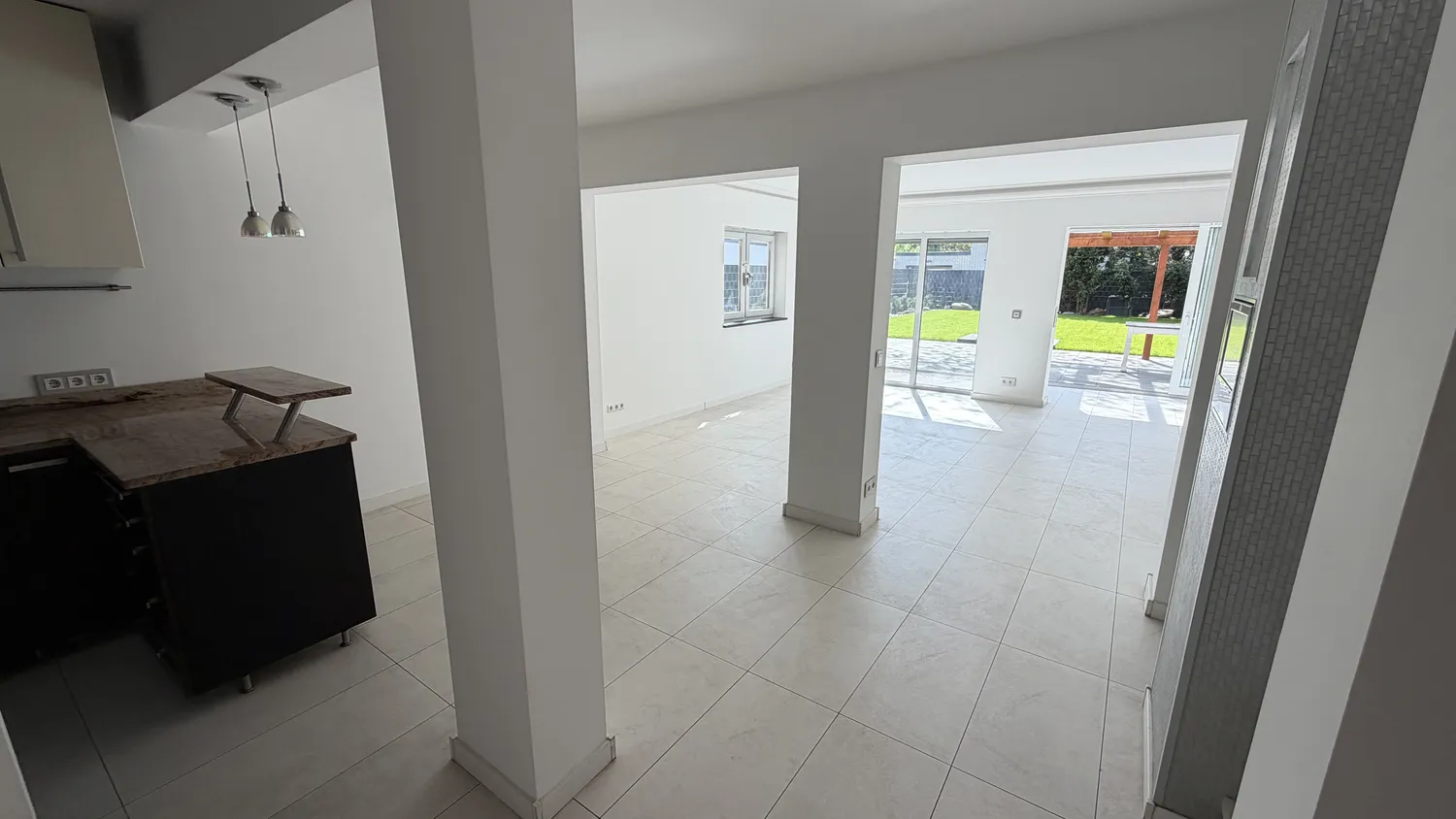 4 Zimmer Wohnung mit 135 m² in Berlin – Bild 2