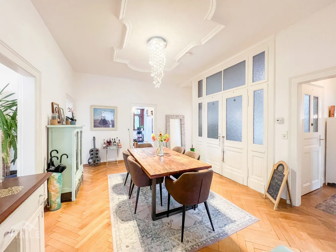 6 Zimmer Wohnung mit 179 m² in Stuttgart – Bild 8
