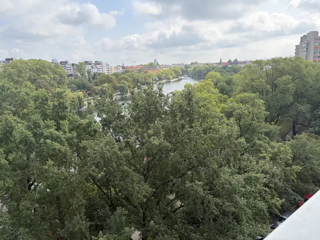 4 Zimmer Wohnung mit 225 m² in Berlin – Bild 1