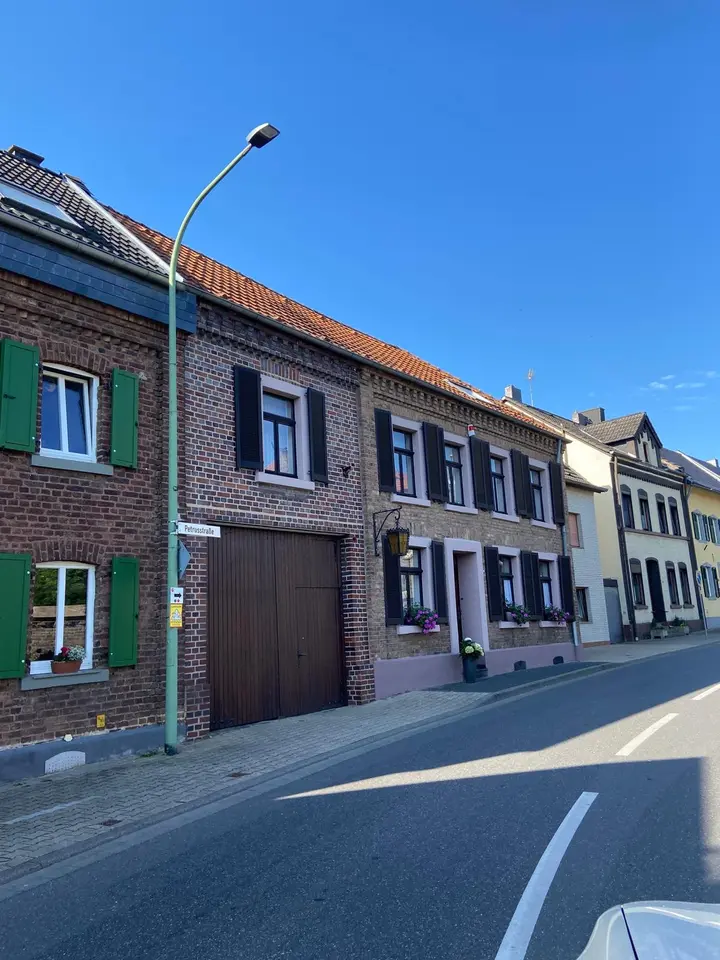 6 Zimmer Haus mit 300 m² in Düren – Bild 1
