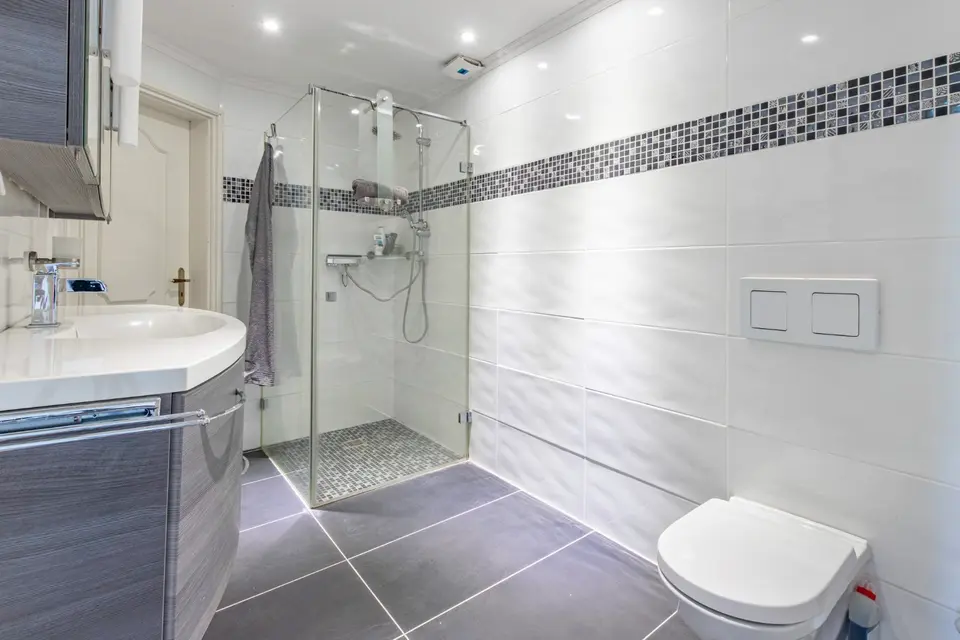 5 Zimmer Haus mit 200 m² in Leer – Bild 7