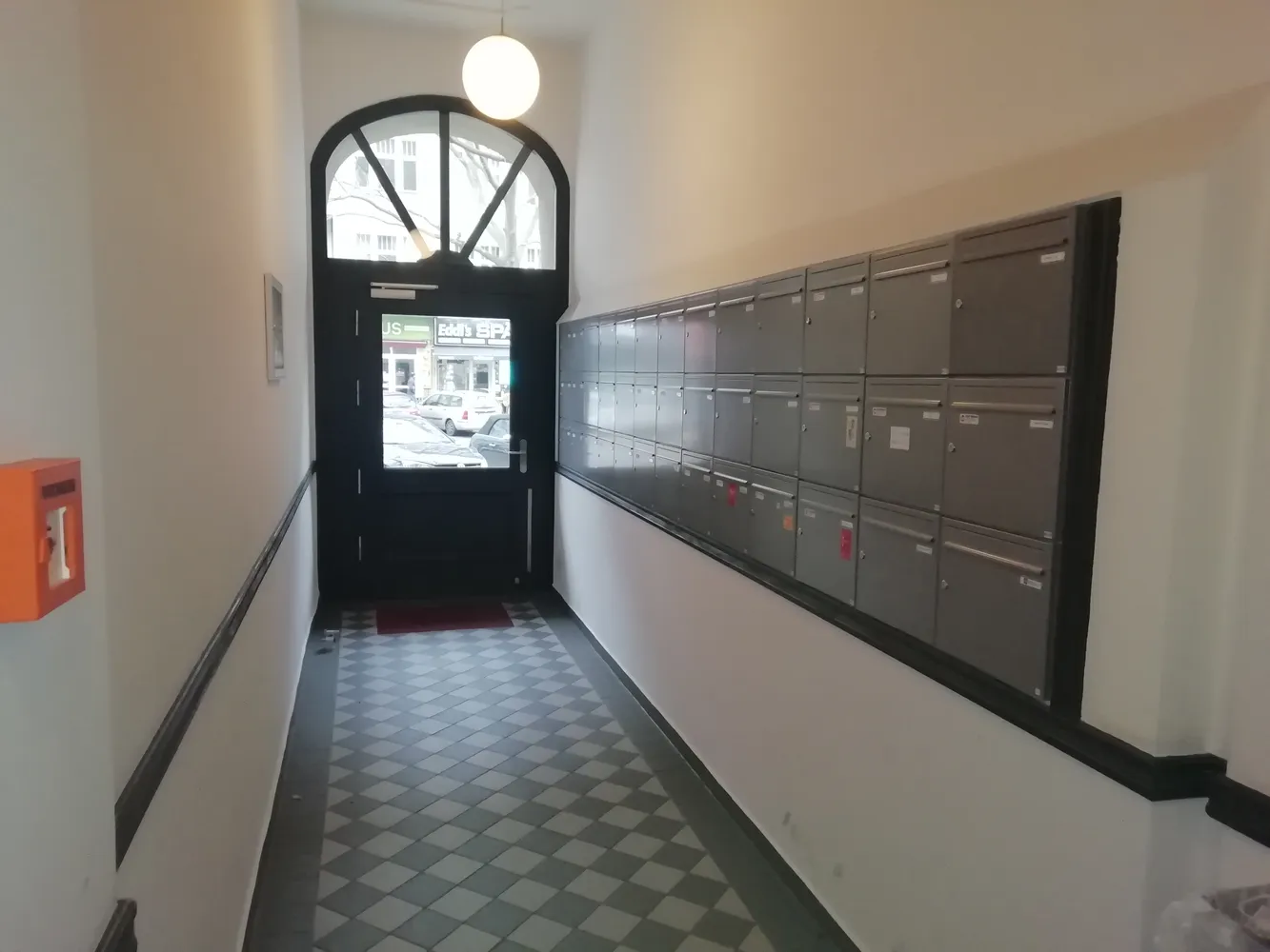 2 Zimmer Wohnung mit 76 m² in Berlin – Bild 2