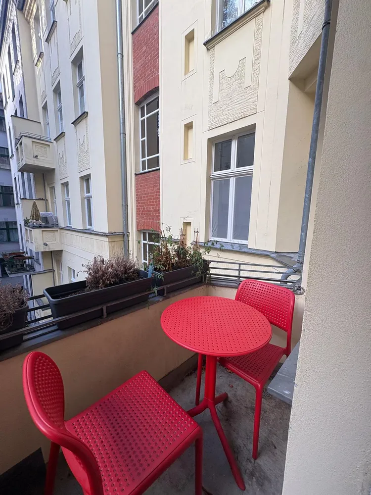 2 room apartment with 70 m² in Berlin – Photo 11