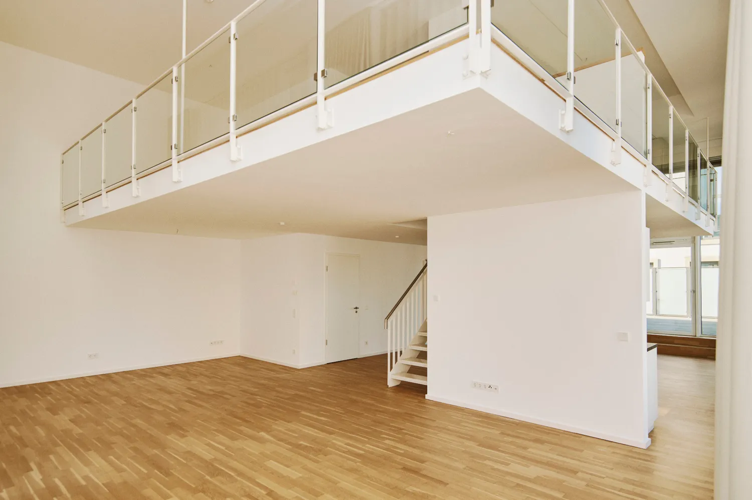 2 Zimmer Wohnung mit 186 m² in Hannover – Bild 3