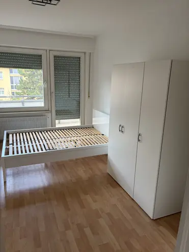 4 Zimmer Wohnung mit 98 m² in Karlsruhe – Bild 3