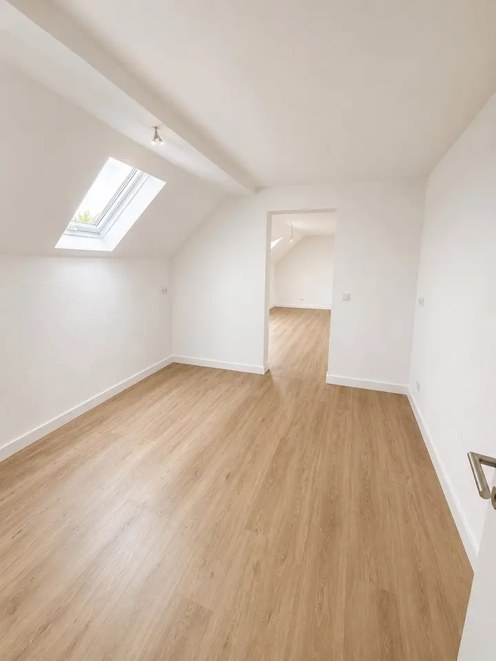 3 Zimmer Wohnung mit 81 m² in Sonneberg – Bild 2