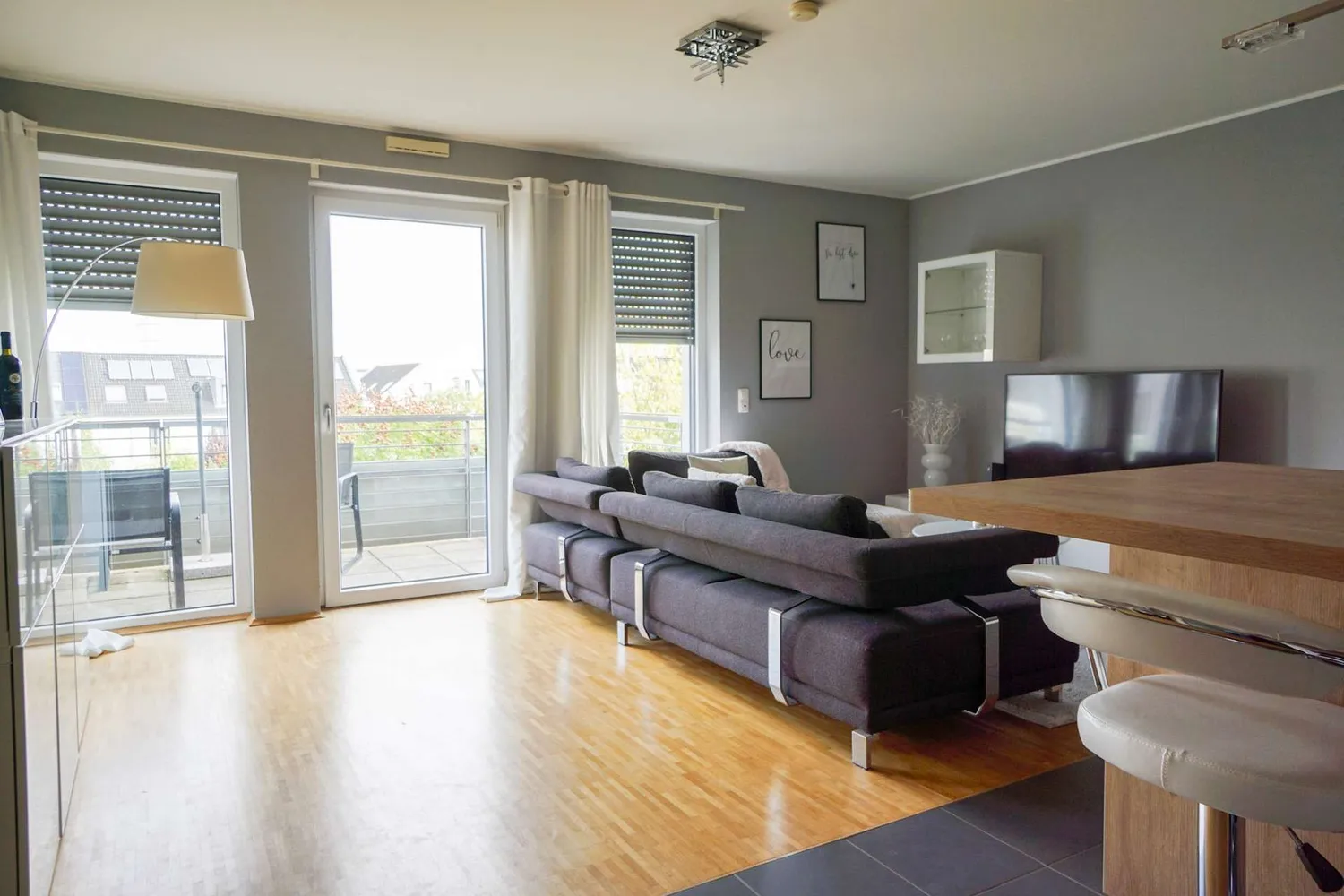 2 Zimmer Wohnung mit 56 m² in Düsseldorf – Bild 2