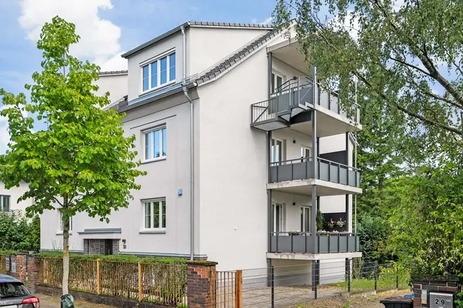 4 Zimmer Wohnung mit 119 m² in Berlin – Bild 1