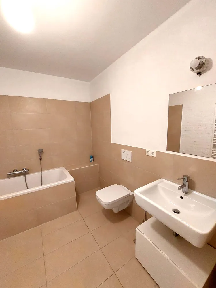 2 Zimmer Wohnung mit 88 m² in Berlin – Bild 10