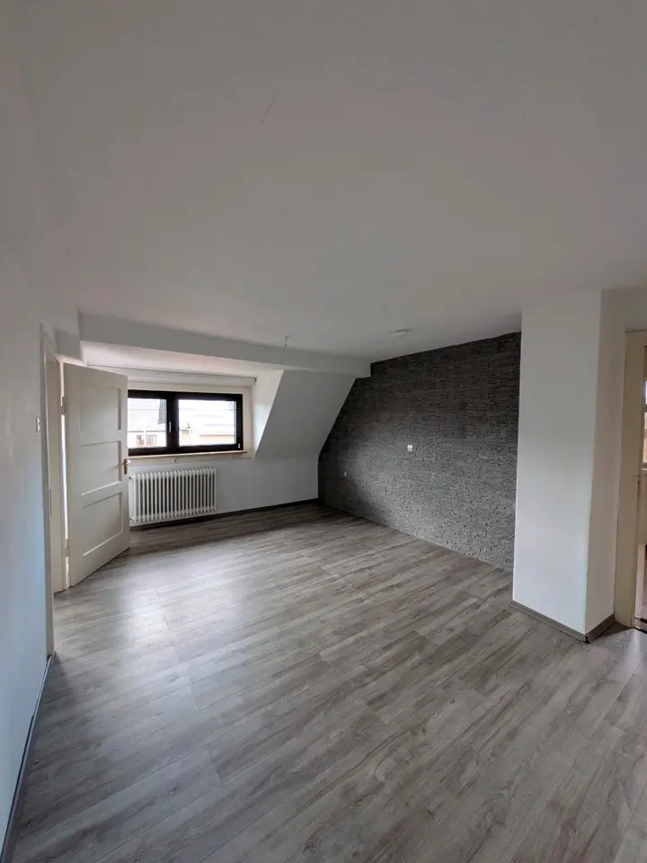 3 Zimmer Wohnung mit 90 m² in Sonneberg – Bild 1