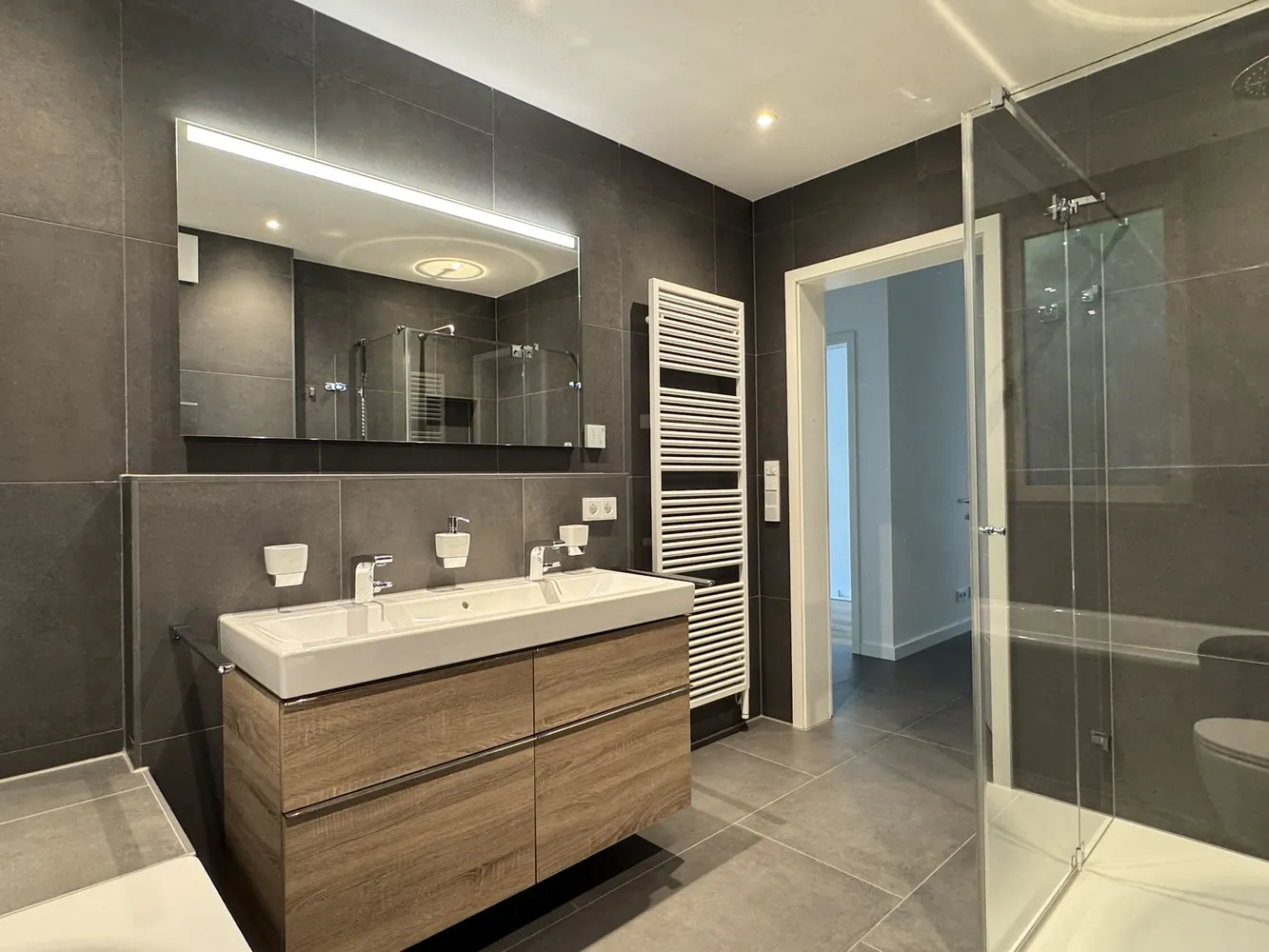 4 Zimmer Wohnung mit 142 m² in München – Bild 4