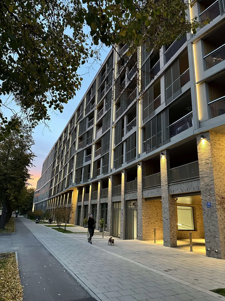5 Zimmer Wohnung mit 187 m² in München – Bild 2