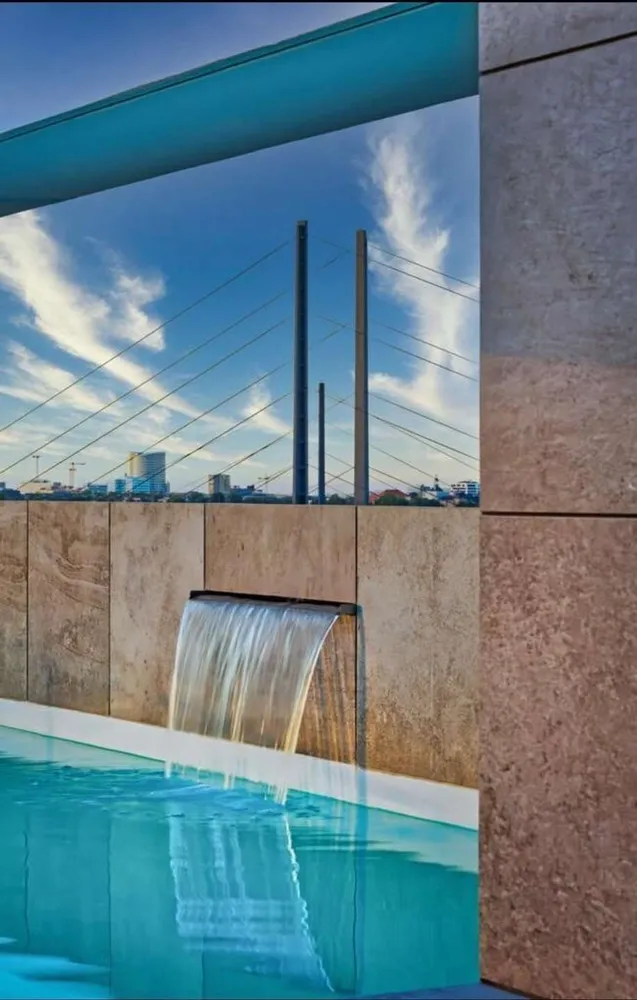 6 Zimmer Wohnung mit 246 m² in Düsseldorf – Bild 2
