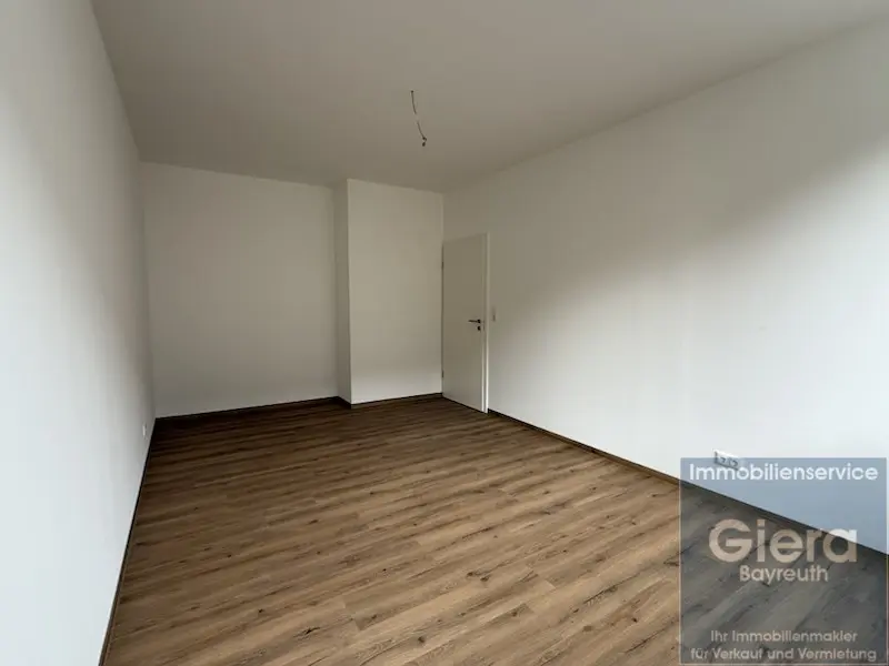8 Zimmer Wohnung mit 17 m² in Bayreuth – Bild 2
