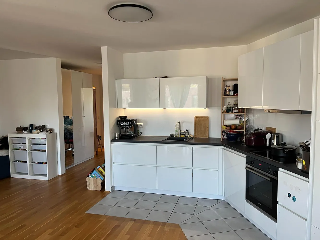 3 Zimmer Wohnung mit 82 m² in München – Bild 2