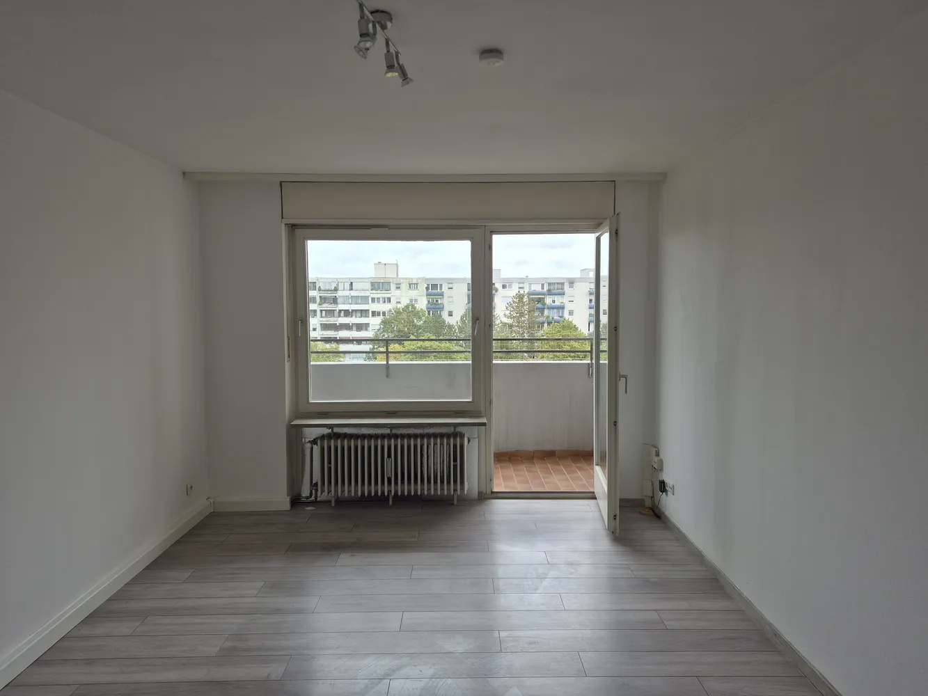 1 room apartment with 30 m² in Augsburg – Photo 2