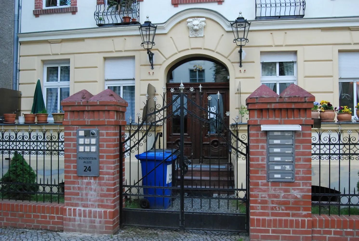 1 room apartment with 48 m² in Berlin – Photo 2