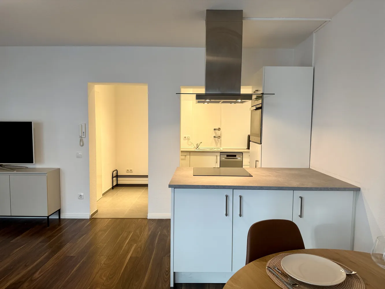2 room apartment with 60 m² in Düsseldorf – Photo 2