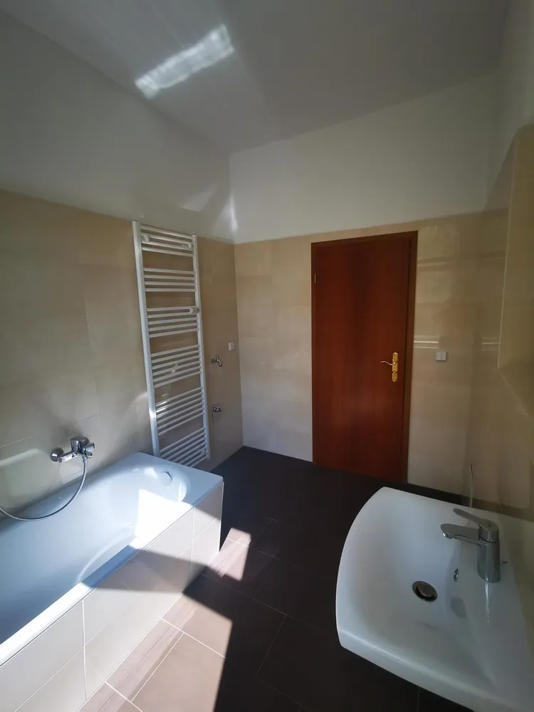 4 Zimmer Wohnung mit 105 m² in Magdeburg – Bild 3