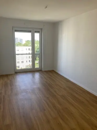 4 Zimmer Wohnung mit 93 m² in Karlsruhe – Bild 2