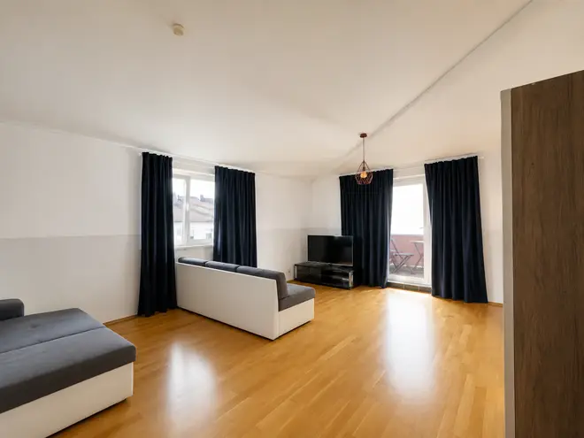 4 Zimmer Wohnung mit 110 m² in Frankfurt am Main – Bild 3