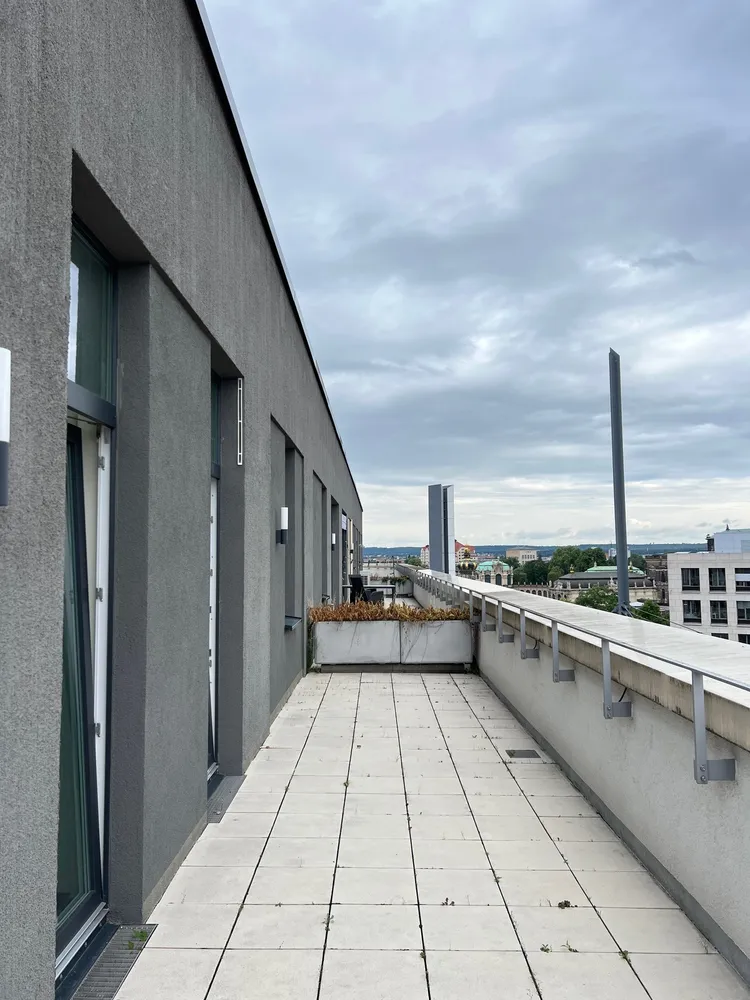 2 Zimmer Wohnung mit 102 m² in Dresden – Bild 2