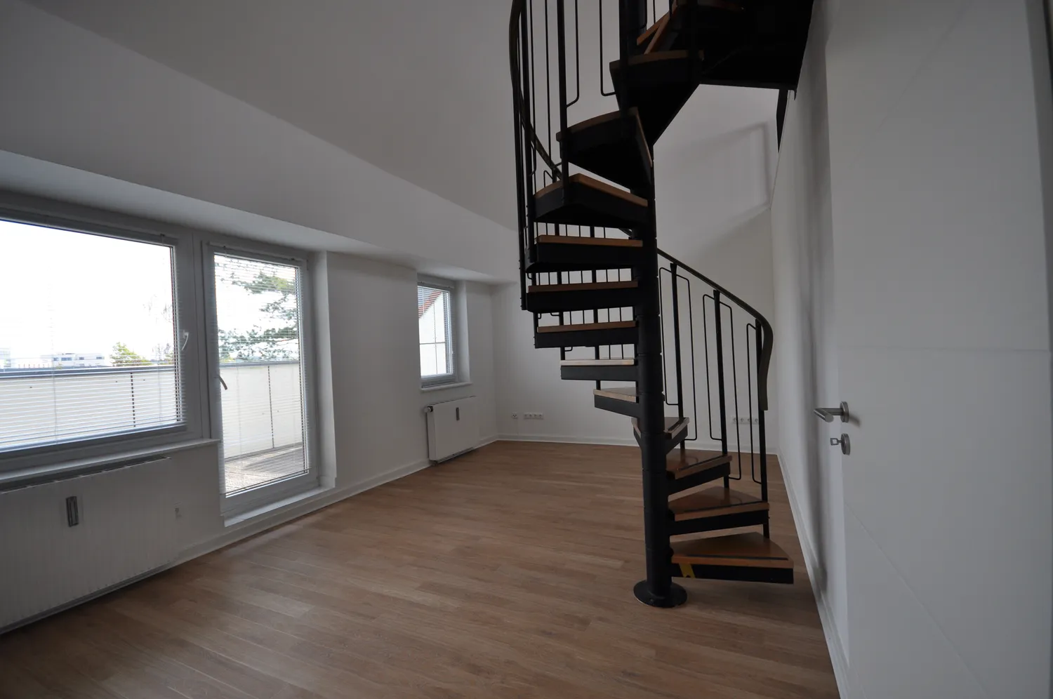3 Zimmer Wohnung mit 77 m² in Köln – Bild 2