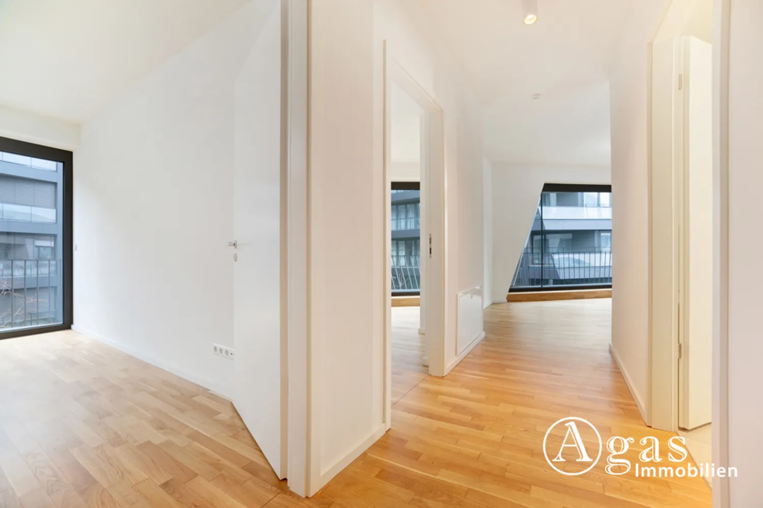4 Zimmer Wohnung mit 141 m² in Berlin – Bild 3